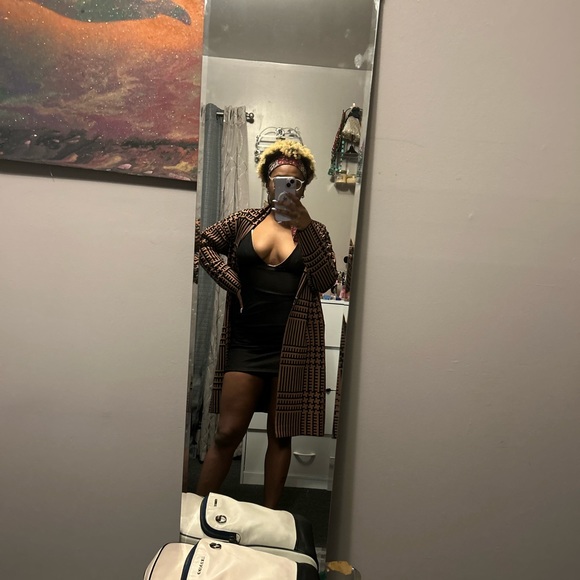 Help I’m oni! An anime loving fashionista who shops a lot lol. - Picture 3 of 3